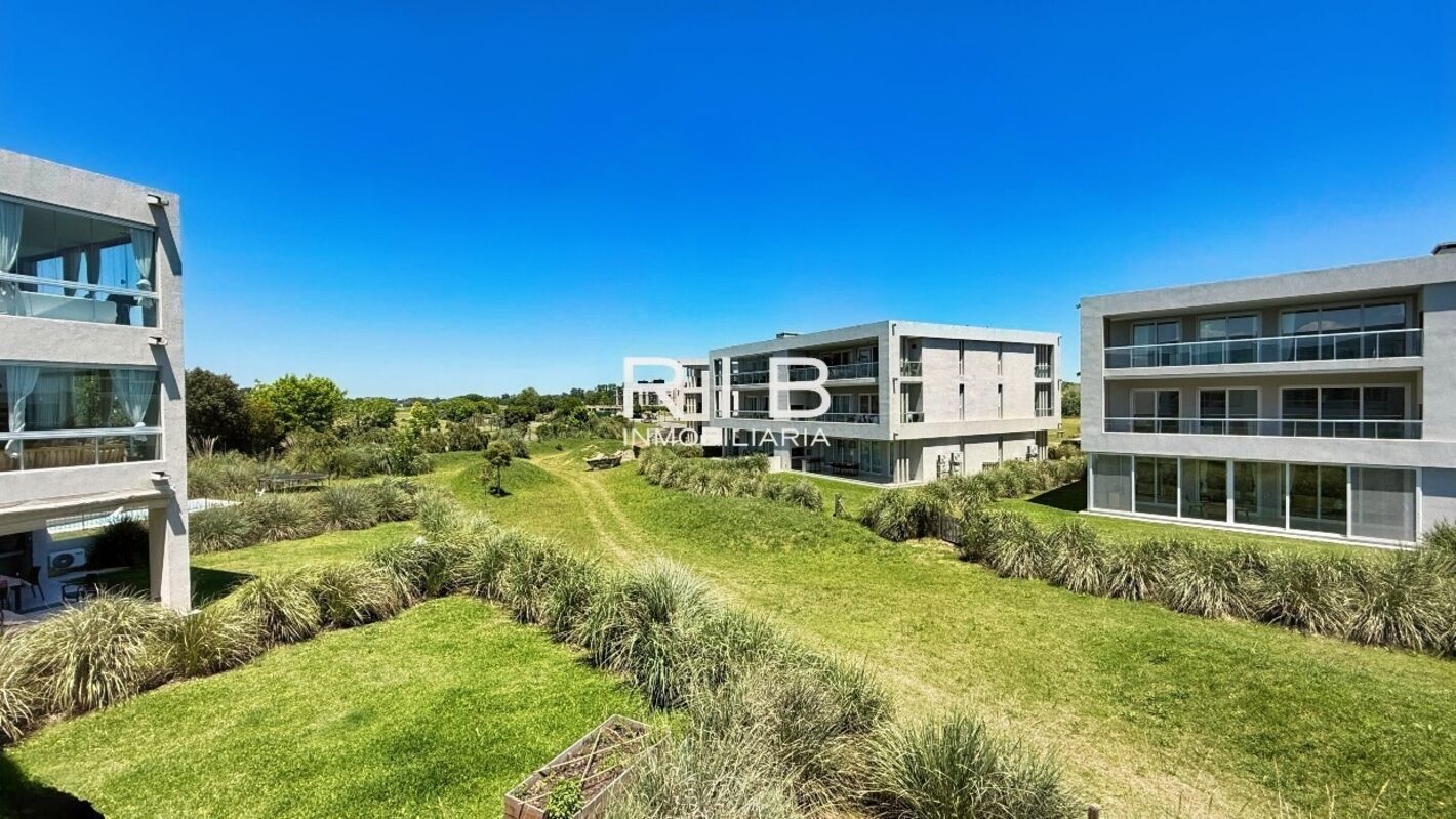 BE y Townhouses Pilará